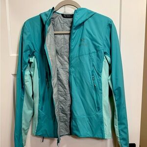 Arc’teryx lightweight insulated zip-up hoody